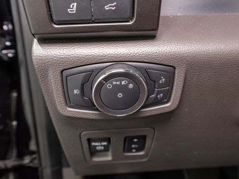 Used 2019 Ford Expedition Limited RWD image 32