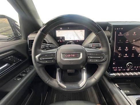 Used 2025 GMC Yukon XL AT4 w/ AT4 Premium Plus Package AWD/4WD image 14