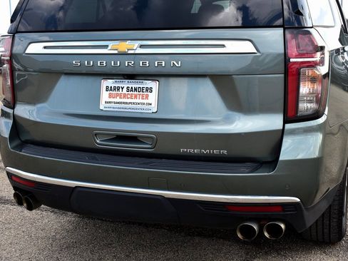 Used 2023 Chevrolet Suburban Premier image 10