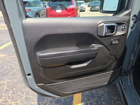 Used 2024 Jeep Wrangler Unlimited Rubicon 4xe AWD/4WD image 5