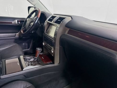 Used 2016 Lexus GX 460 w/ Premium Package AWD/4WD image 28