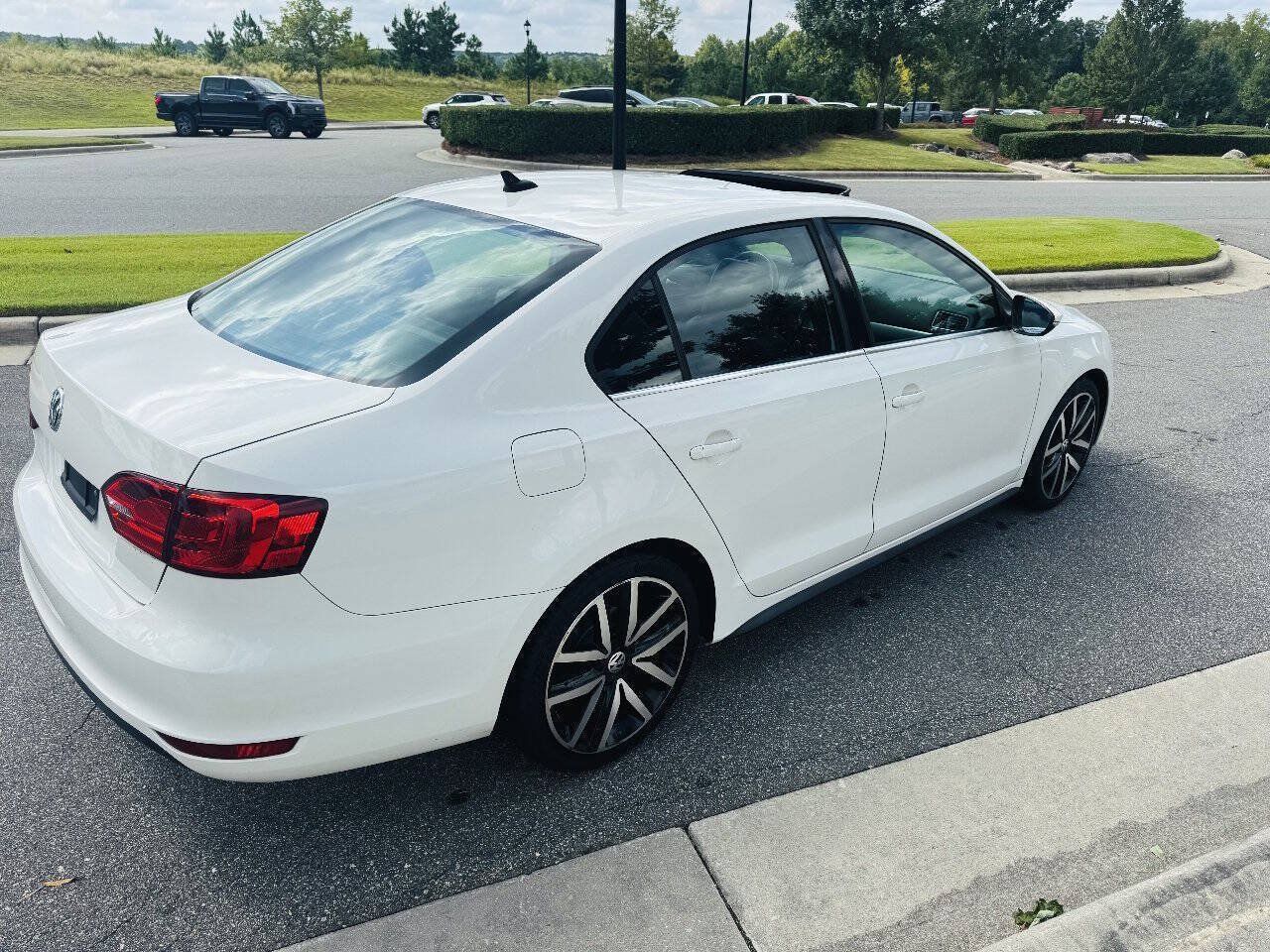 Used 2013 Volkswagen Jetta GLI Autobahn FWD image 5