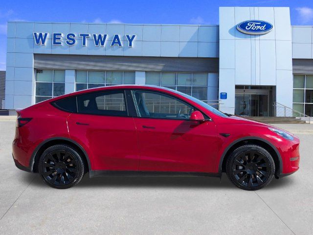 Used 2023 Tesla Model Y Long Range AWD/4WD image 2
