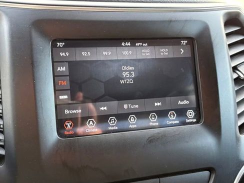 Used 2019 Jeep Cherokee Latitude Plus w/ Comfort/Convenience Group image 13