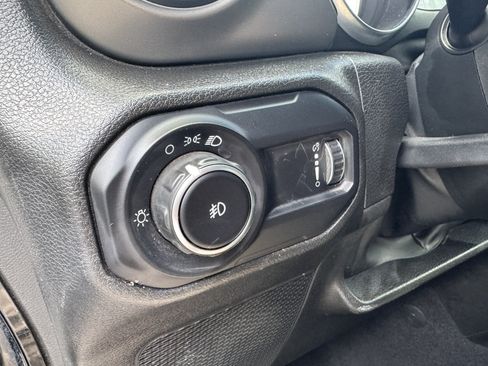 Used 2023 Jeep Wrangler Unlimited Sport AWD/4WD image 33