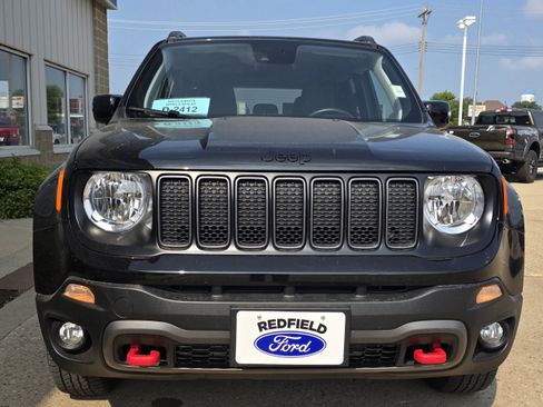 Used 2023 Jeep Renegade Trailhawk w/ Trailhawk Elite Group AWD/4WD image 2