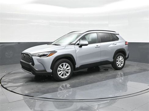 Certified 2024 Toyota Corolla Cross LE image 34