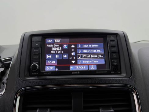 Used 2014 Dodge Grand Caravan SXT image 35