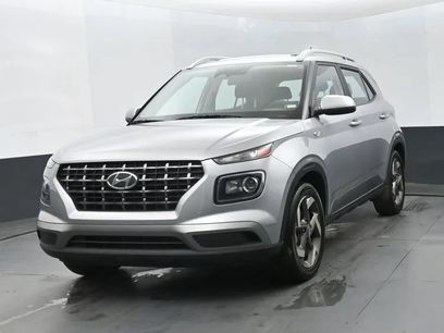 Used 2025 Hyundai Venue SEL