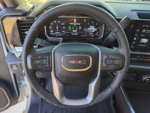 Used 2025 GMC Sierra 2500 SLT w/ SLT Premium Package AWD/4WD image 15