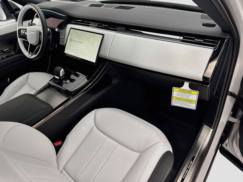 New 2026 Land Rover Range Rover Sport Dynamic SE AWD/4WD image 16