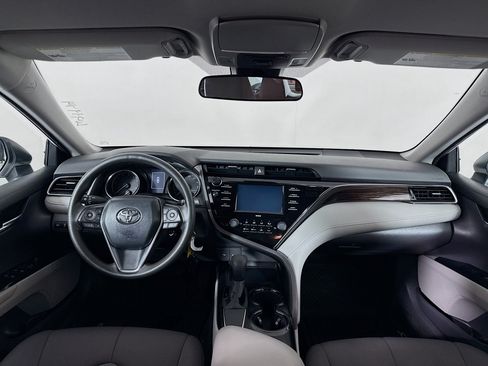 Used 2020 Toyota Camry LE FWD image 21