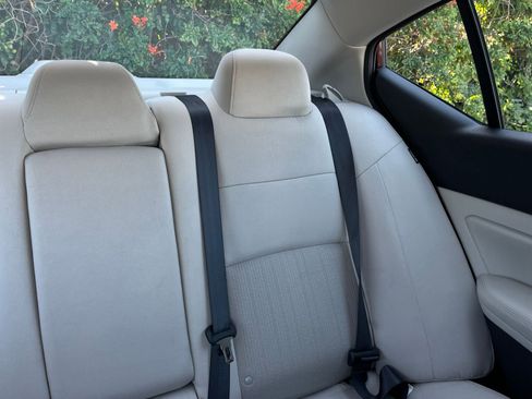 Used 2025 Nissan Altima 2.5 SV FWD image 38