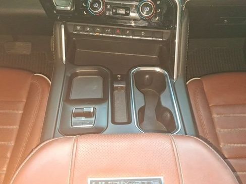 Used 2024 GMC Sierra 2500 Denali Ultimate AWD/4WD image 6