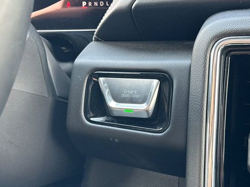 Used 2025 GMC Yukon Denali image 23