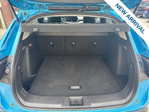 Used 2025 Chevrolet Trax LT w/ LT Convenience Package FWD image 13