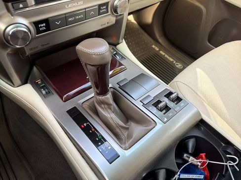 Used 2019 Lexus GX 460 Premium w/ Premium Package AWD/4WD image 15