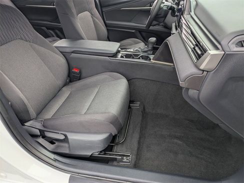 Used 2025 Toyota Camry LE image 29