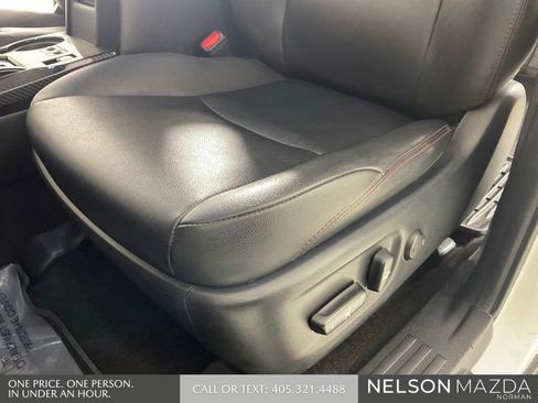 Used 2020 Toyota 4Runner Venture w/ Moonroof Package AWD/4WD image 25