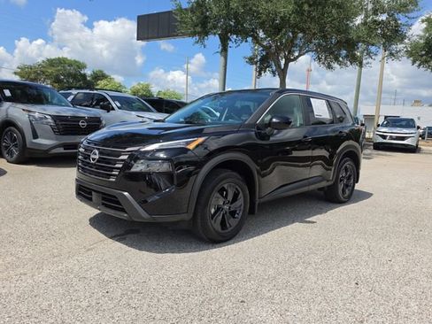 Certified 2026 Nissan Rogue SV FWD image 4