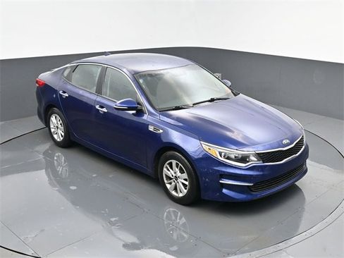 Used 2018 Kia Optima LX image 17