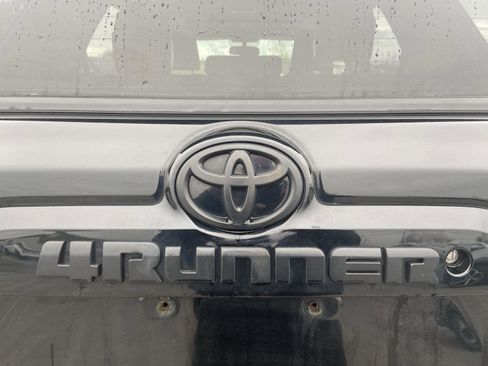 Used 2018 Toyota 4Runner SR5 Premium AWD/4WD image 12