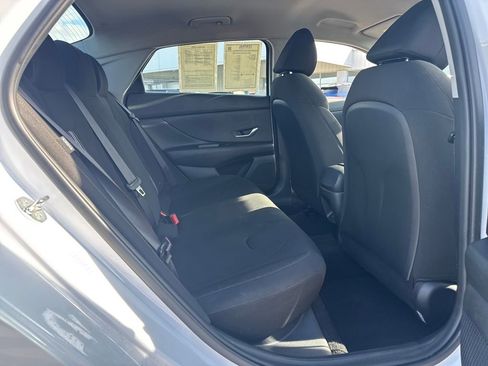 Used 2024 Hyundai Elantra SEL image 13