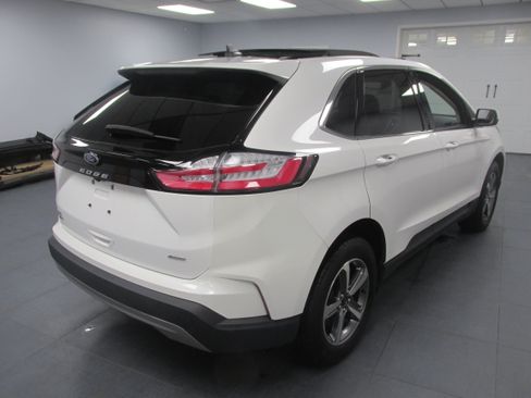 Certified 2023 Ford Edge SEL w/ Convenience Package AWD/4WD image 5