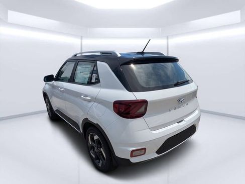 New 2025 Hyundai Venue Limited FWD image 5