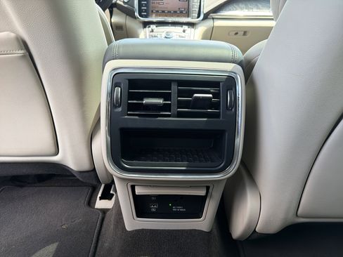 Used 2019 Lincoln Continental Select FWD image 45