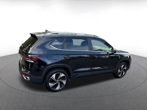 Used 2026 Volkswagen Taos SE AWD/4WD image 14