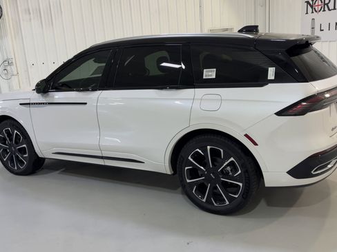 New 2026 Lincoln Nautilus Reserve AWD/4WD image 7