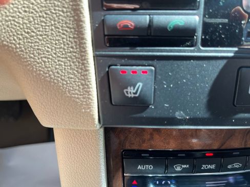 Used 2013 Mercedes-Benz E 350 4MATIC Sedan image 11