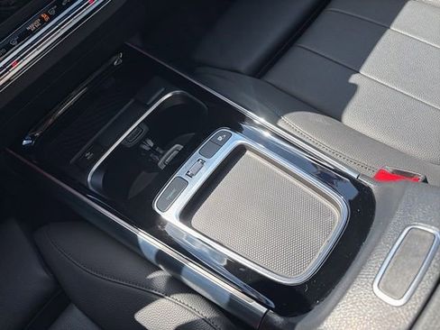 Used 2025 Mercedes-Benz GLA 250 4MATIC image 35