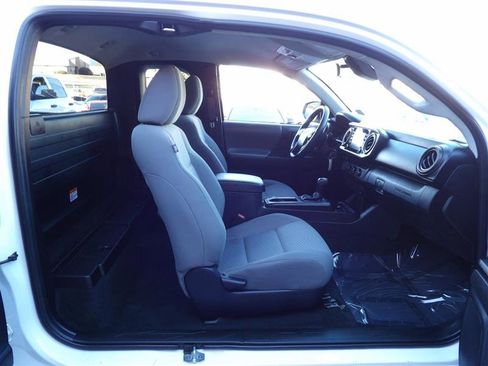 Used 2021 Toyota Tacoma 2WD Access Cab image 14
