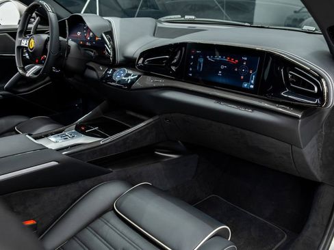 Used 2024 Ferrari Purosangue image 43