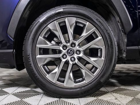 Used 2020 Toyota RAV4 XLE Premium w/ All Weather Liner Package AWD/4WD image 39