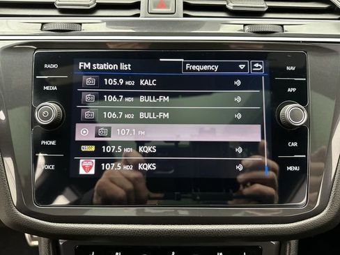 Used 2024 Volkswagen Tiguan SEL R-Line AWD/4WD image 16