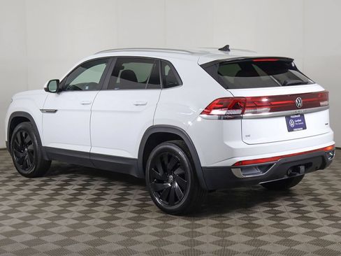 Used 2024 Volkswagen Atlas Cross Sport SE w/ Black Wheel Package AWD/4WD image 9