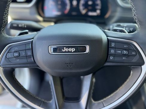 Used 2024 Jeep Grand Cherokee L Laredo RWD image 20