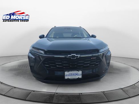 Used 2025 Chevrolet Trax RS FWD image 8