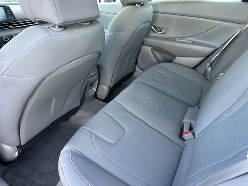 Used 2024 Hyundai Elantra SE FWD image 11