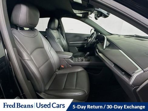 Used 2025 Cadillac XT4 Premium Luxury image 29