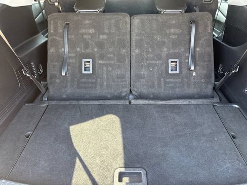 Used 2023 Ford Explorer XLT w/ Equipment Group 202A RWD image 10
