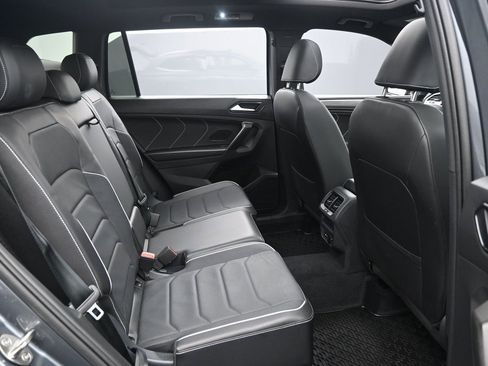 Used 2024 Volkswagen Tiguan SEL R-Line image 32