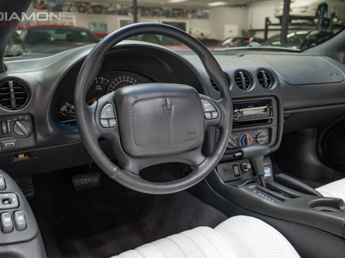 Used 1999 Pontiac Firebird Formula RWD image 17