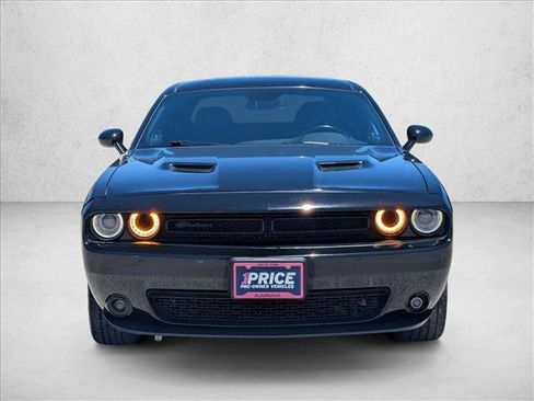 Used 2019 Dodge Challenger SXT w/ Blacktop Package RWD image 2