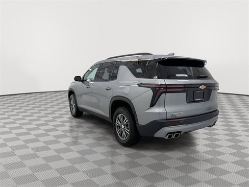 Certified 2025 Chevrolet Traverse LT image 8