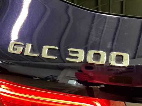 Used 2017 Mercedes-Benz GLC 300 4MATIC image 10