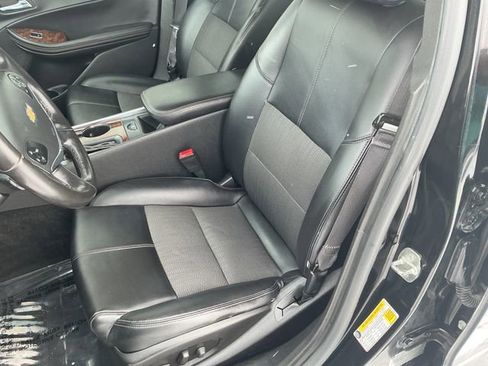 Used 2014 Chevrolet Impala LT w/ Convenience Package image 34